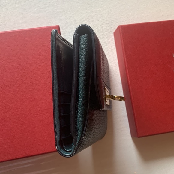 Salvatore Ferragamo Gancini claps leather compact wallet - Picture 6 of 7